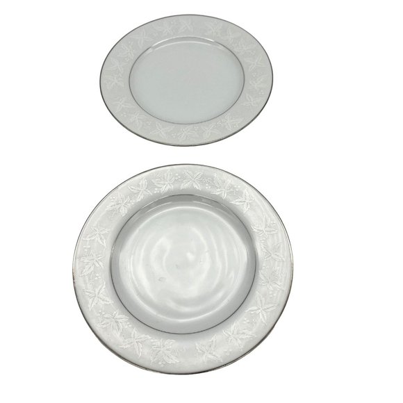 Fine China of Japan Huntington 2 Bread Butter Plates White Flowers Platinum Trim - Picture 1 of 7
